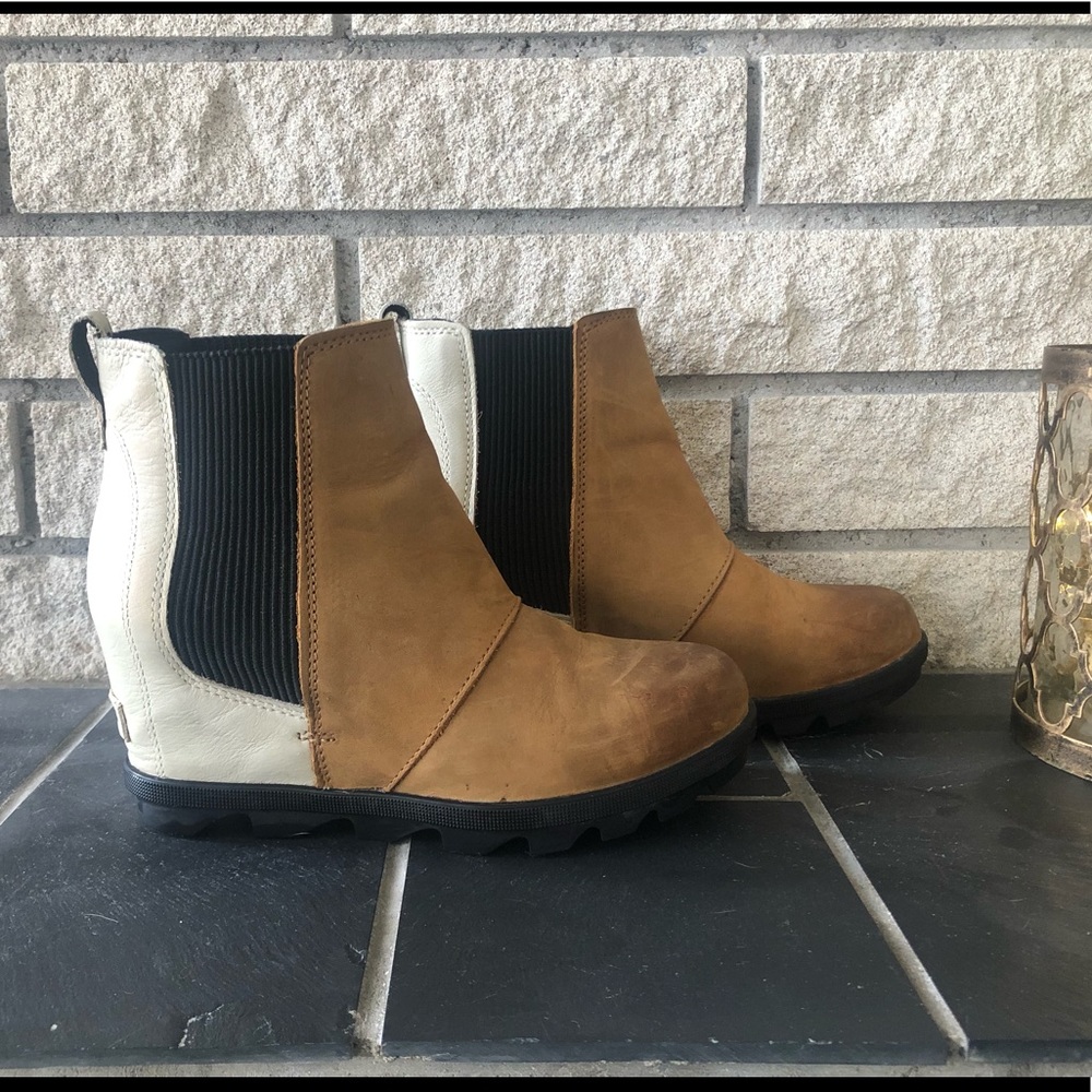 Sorel Joan Of Artic Wedge II Chelsea Boots